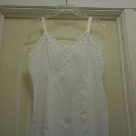 VINTAGE SWEET COTTON MIXED EYELET FULL SLIP 16/36
